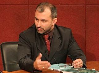 Бороться с врагом, разделяя его ценности, невозможно